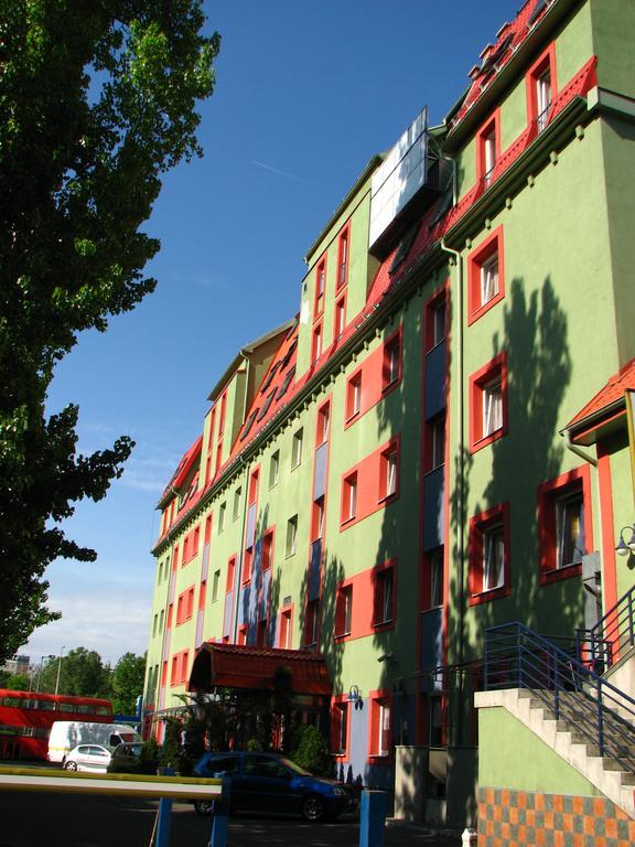 Hotel Polus Budapest Exterior foto